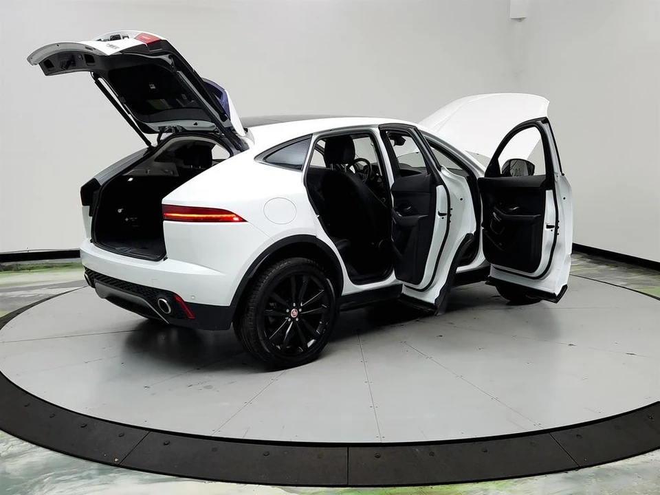2018 Jaguar E-Pace - Image 11 of 21