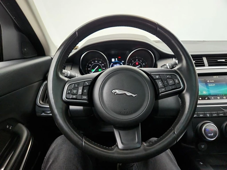 2018 Jaguar E-Pace - Image 18 of 21