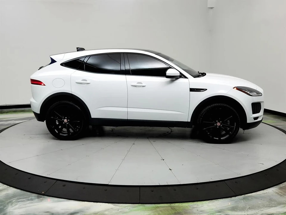 2018 Jaguar E-Pace - Image 4 of 21
