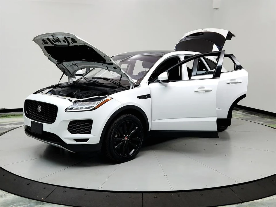 2018 Jaguar E-Pace - Image 9 of 21