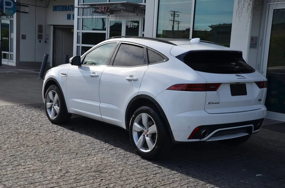 2018 Jaguar E-Pace - Image 8 of 17