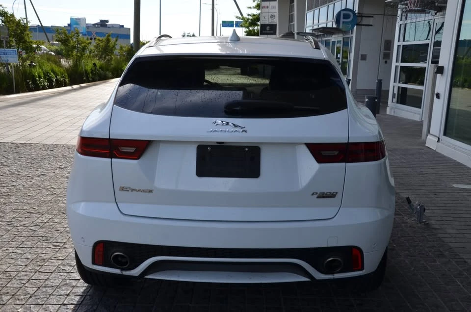 2018 Jaguar E-Pace - Image 3 of 17