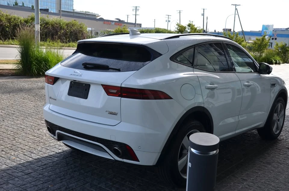 2018 Jaguar E-Pace - Image 7 of 17