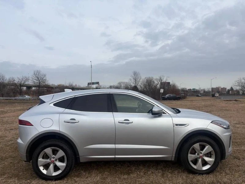 2018 Jaguar E-Pace - Image 6 of 12