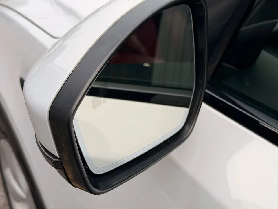2018 Jaguar E-Pace - Image 3 of 20