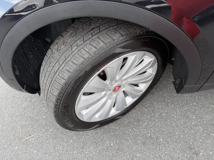 2018 Jaguar E-Pace - Image 18 of 19