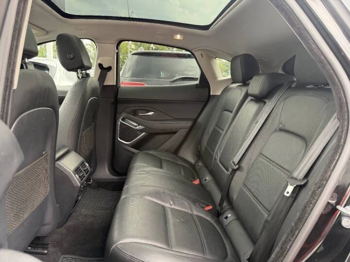 2018 Jaguar E-Pace - Image 10 of 19