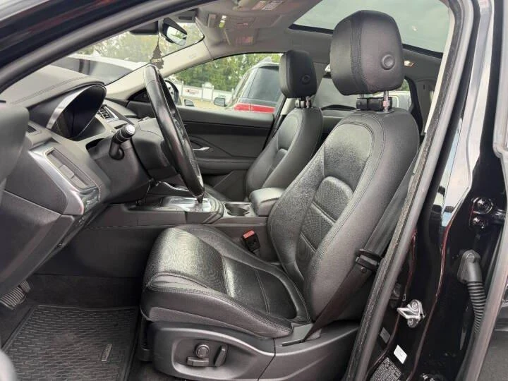 2018 Jaguar E-Pace - Image 8 of 19