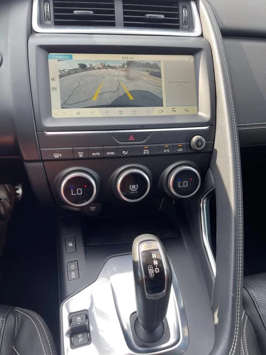 2018 Jaguar E-Pace - Image 14 of 15