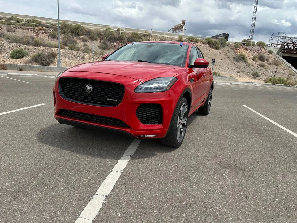 2018 Jaguar E-Pace - Image 9 of 15
