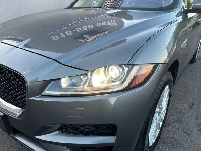 2018 Jaguar F-Pace - Image 11 of 18