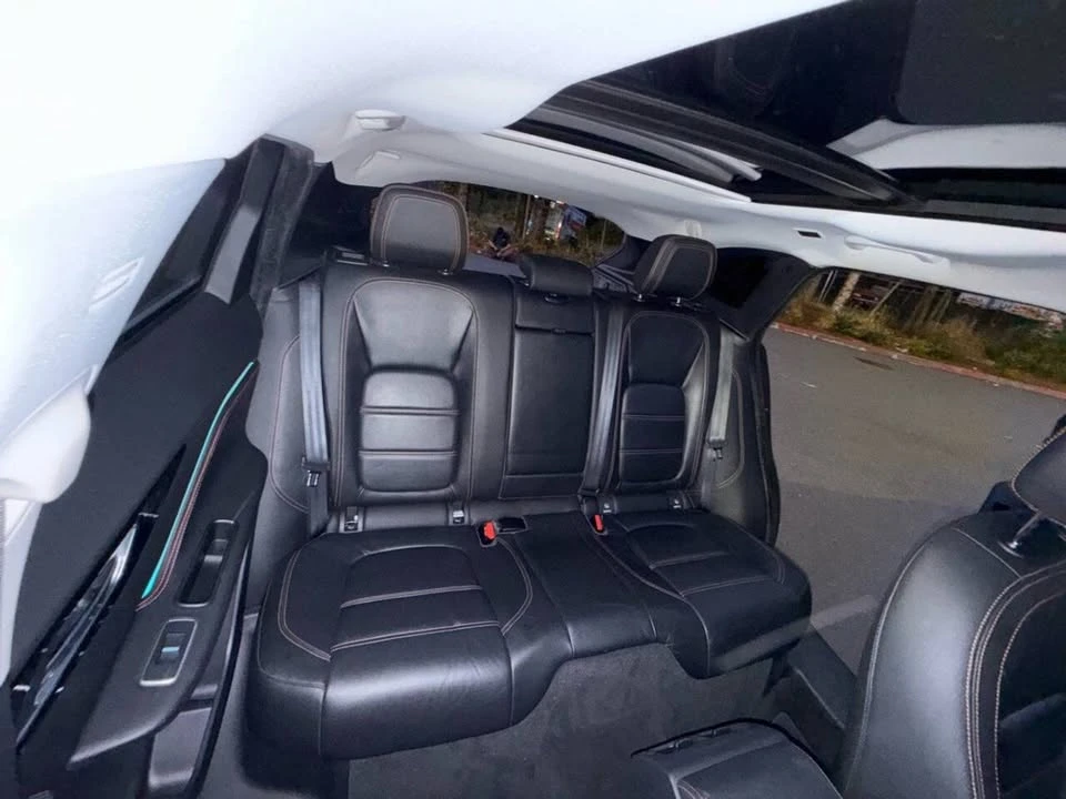 2018 Jaguar F-Pace - Image 9 of 20
