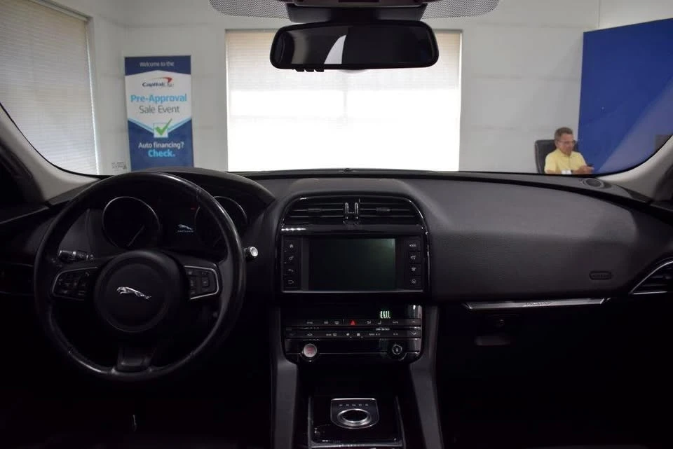 2018 Jaguar F-Pace - Image 10 of 18