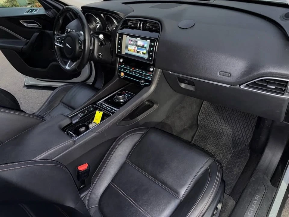 2018 Jaguar F-Pace - Image 18 of 20