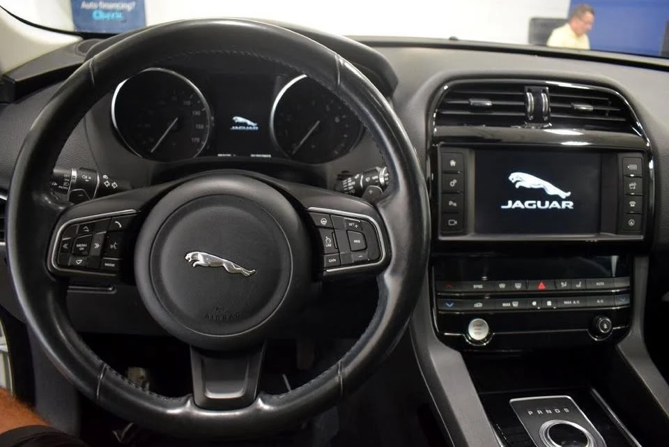 2018 Jaguar F-Pace - Image 8 of 18