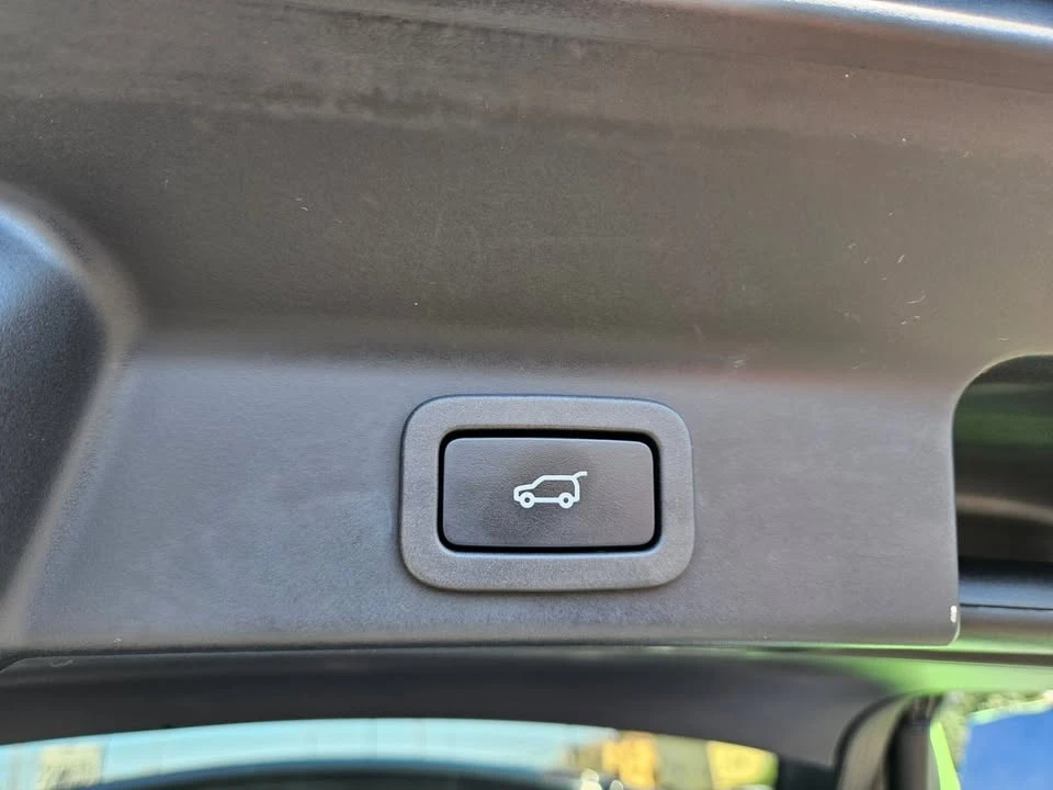 2018 Jaguar F-Pace - Image 9 of 20