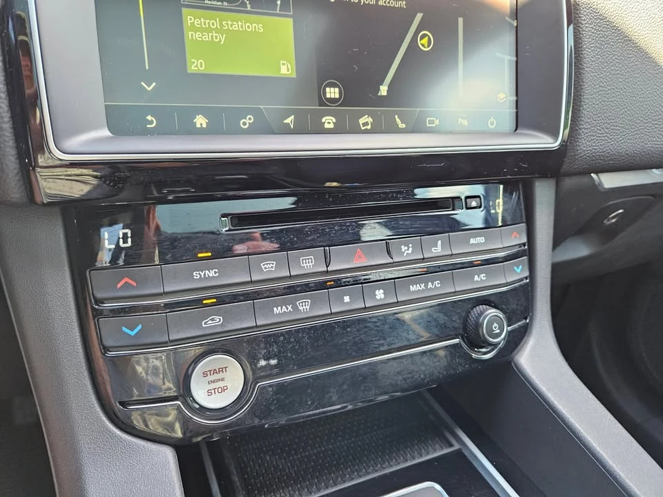 2018 Jaguar F-Pace - Image 19 of 20