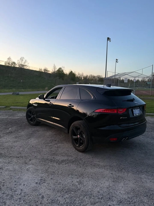 2018 Jaguar F-Pace - Image 3 of 14