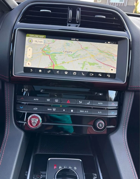 2018 Jaguar F-Pace - Image 11 of 17