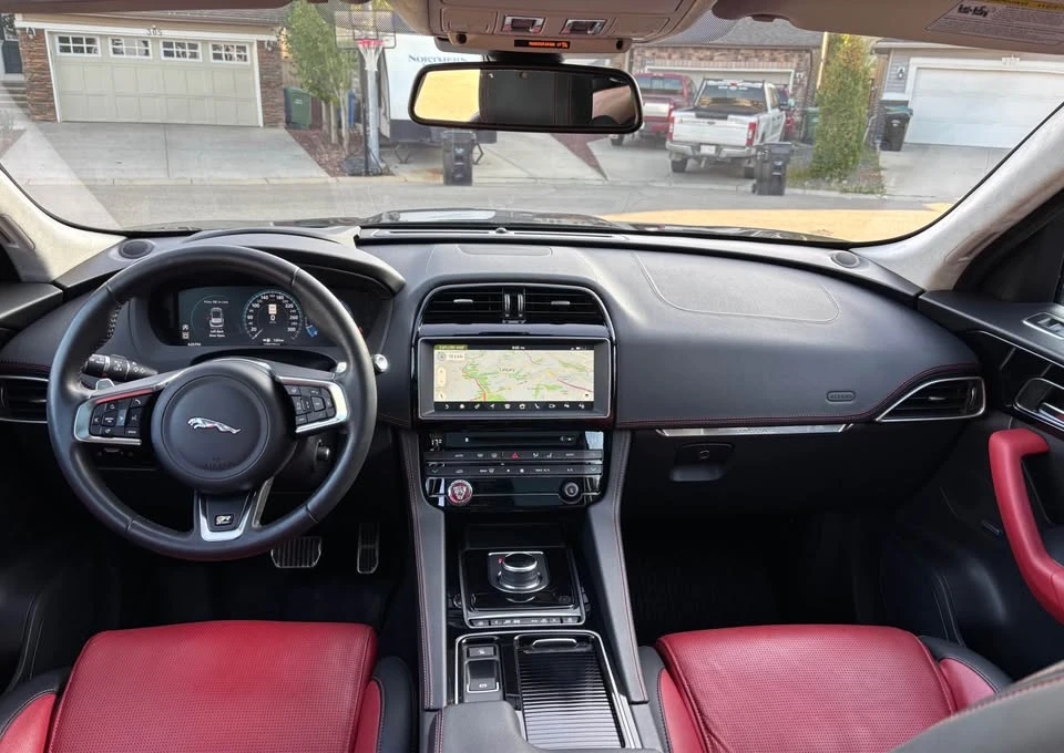 2018 Jaguar F-Pace - Image 9 of 17