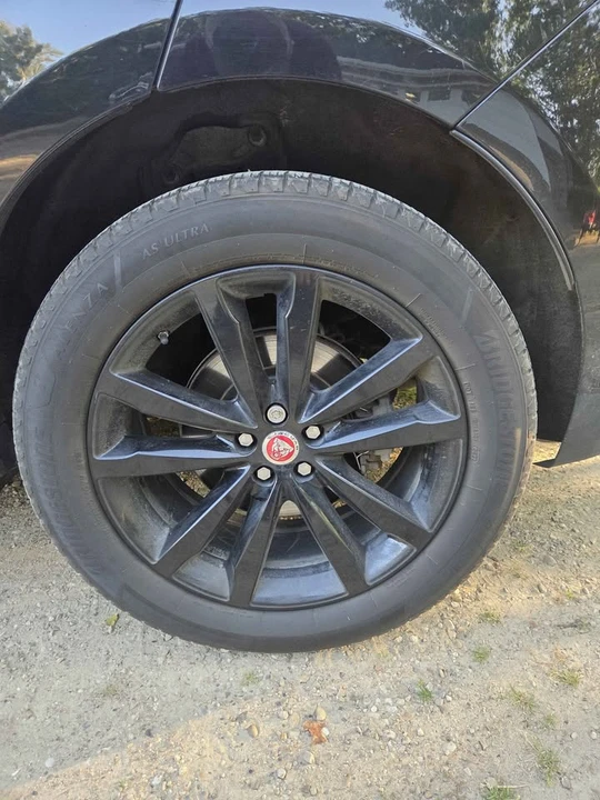 2018 Jaguar F-Pace - Image 9 of 19
