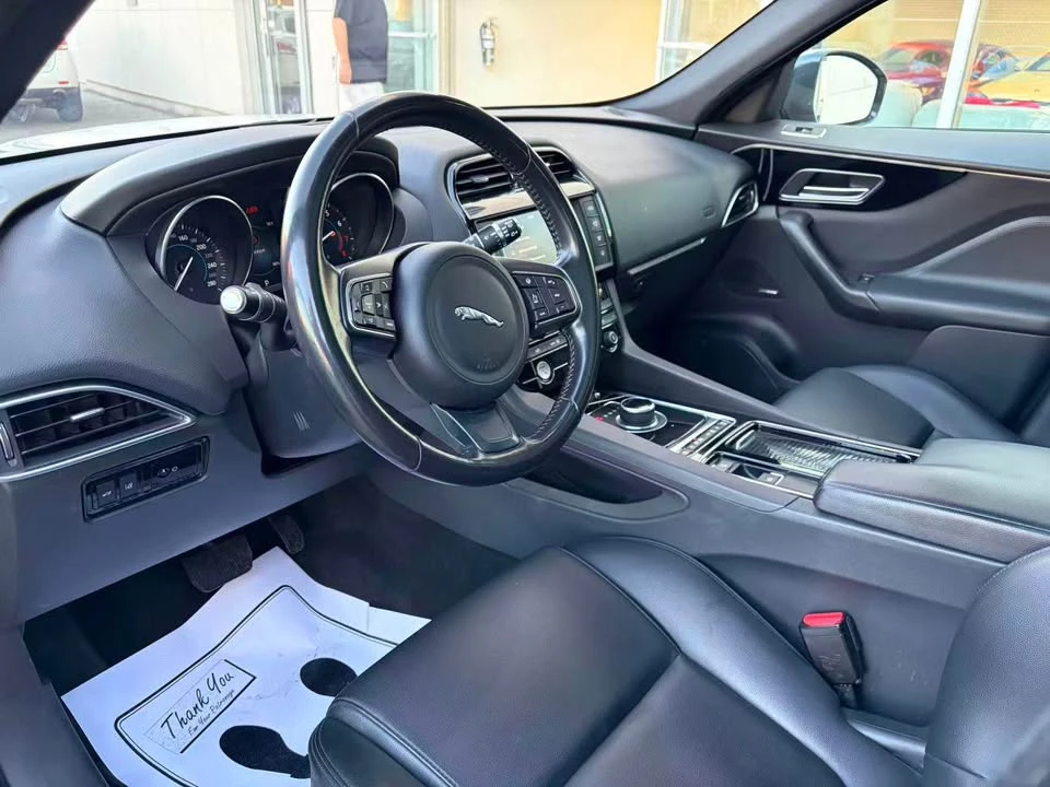 2018 Jaguar F-Pace - Image 7 of 12