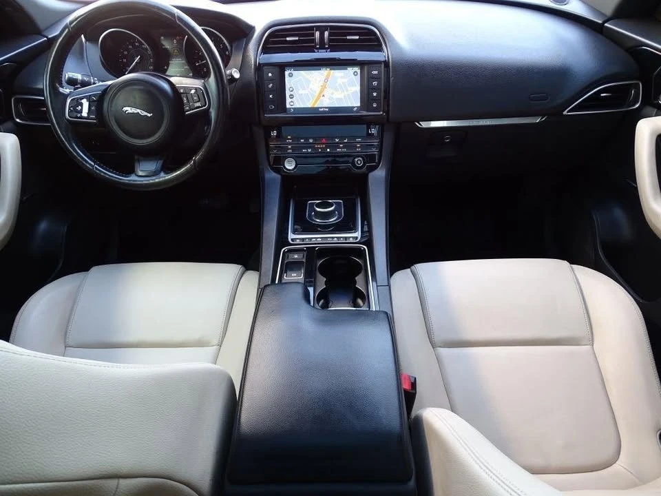 2018 Jaguar F-Pace - Image 10 of 20