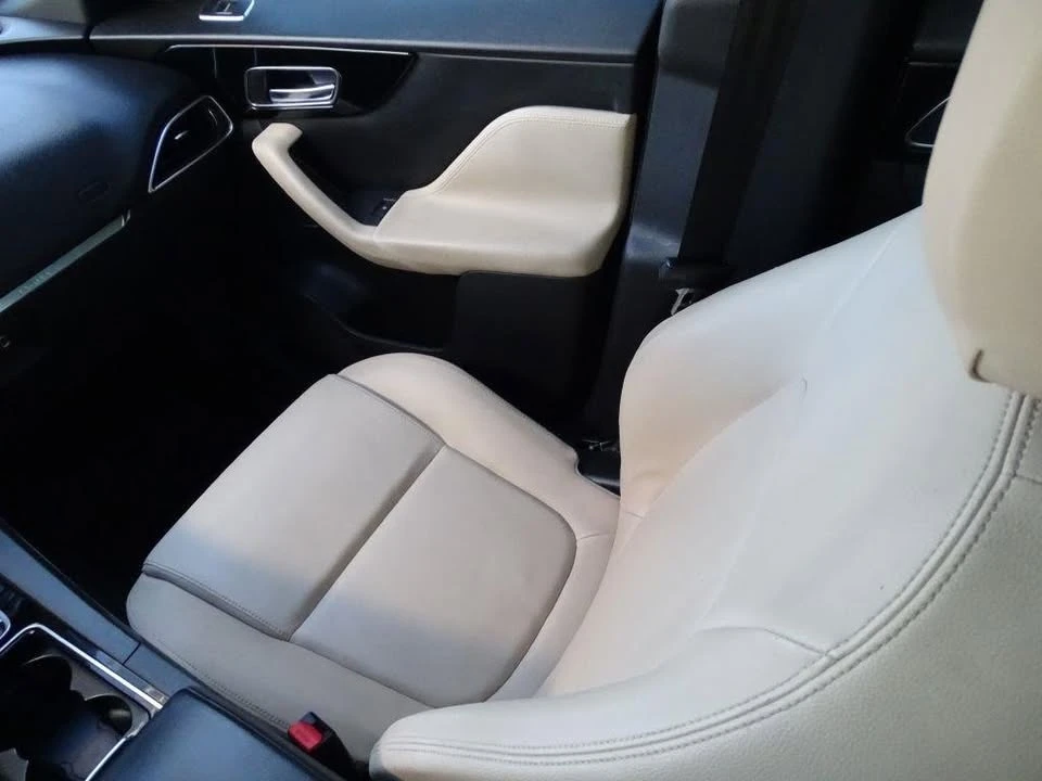 2018 Jaguar F-Pace - Image 13 of 20