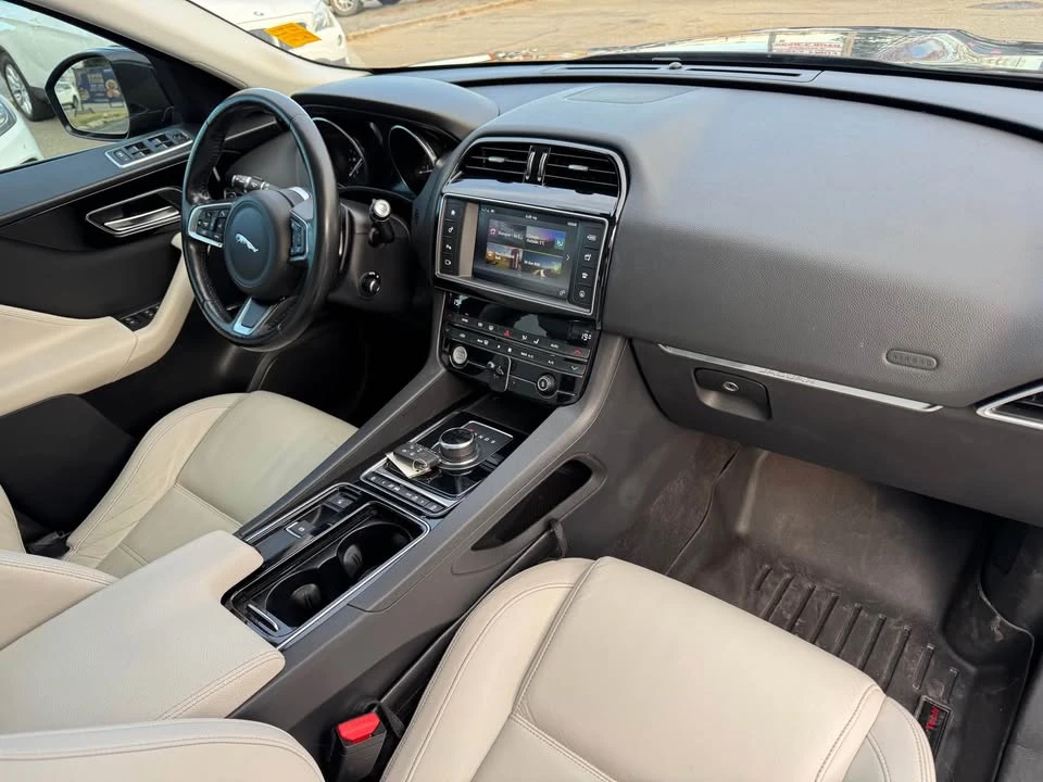 2018 Jaguar F-Pace - Image 12 of 19