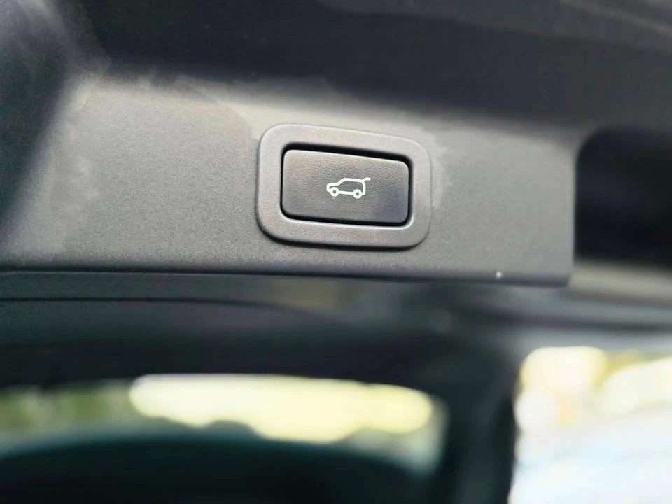 2018 Jaguar F-Pace - Image 12 of 20