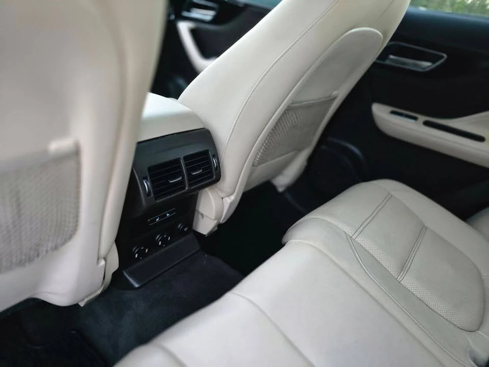2018 Jaguar F-Pace - Image 19 of 20