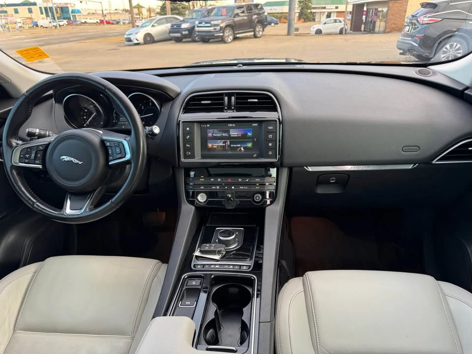 2018 Jaguar F-Pace - Image 15 of 19