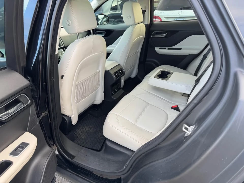 2018 Jaguar F-Pace - Image 10 of 19