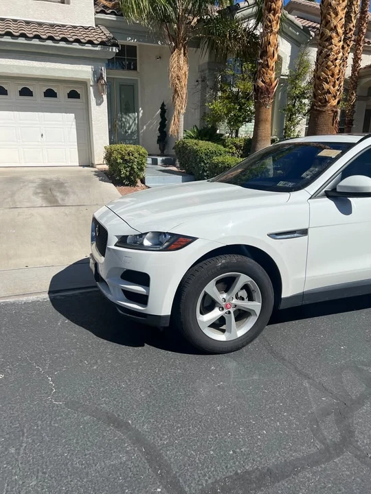 2018 Jaguar F-Pace - Image 2 of 10