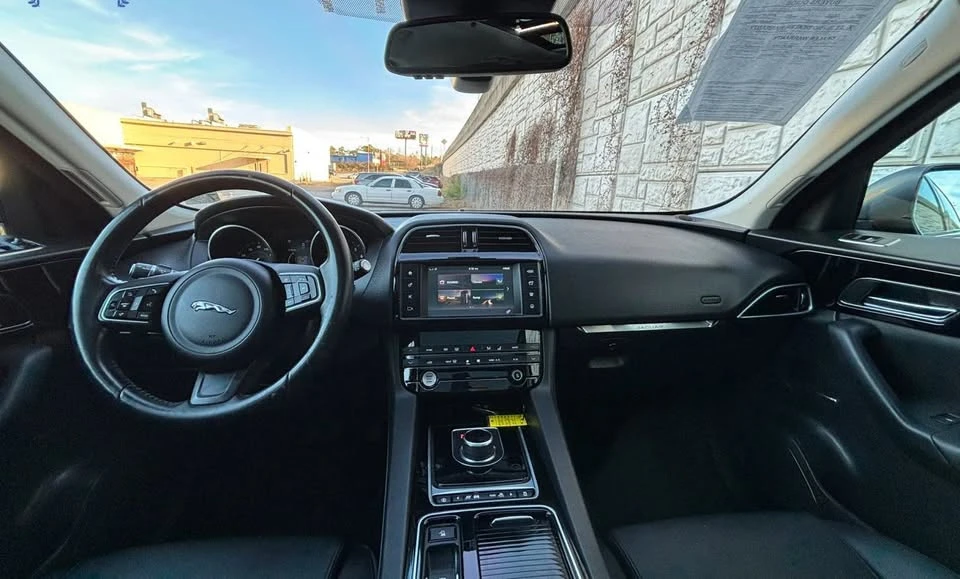 2018 Jaguar F-Pace - Image 5 of 10