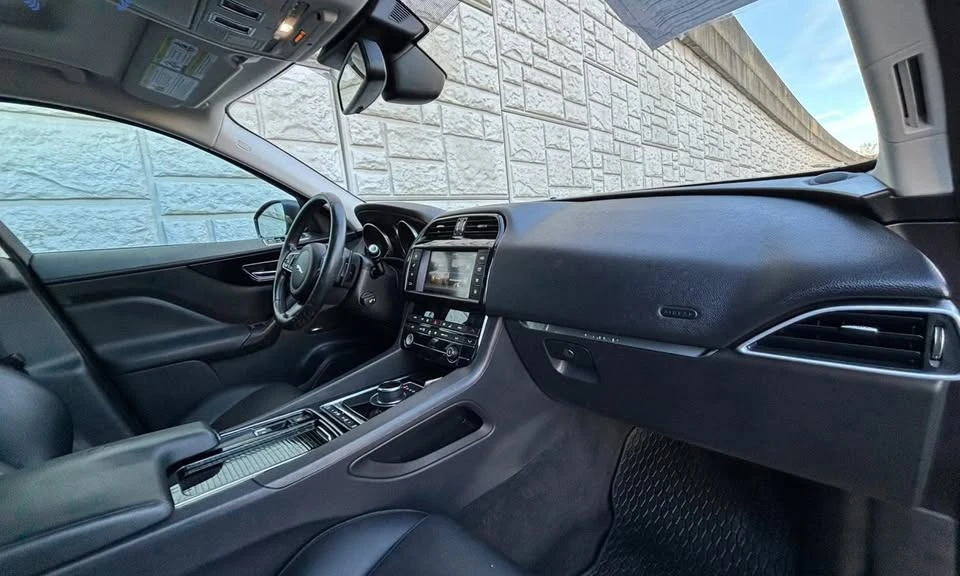 2018 Jaguar F-Pace - Image 6 of 10