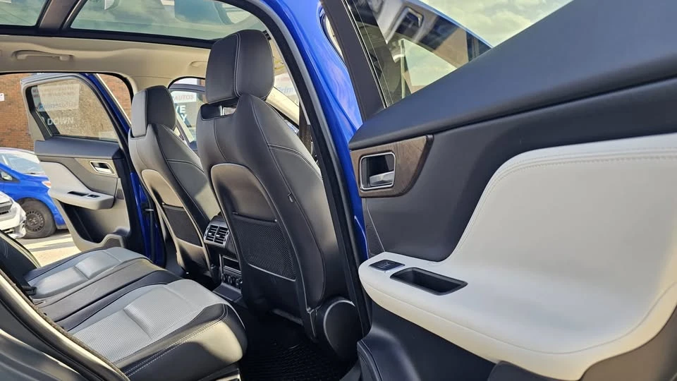 2018 Jaguar F-Pace - Image 15 of 17