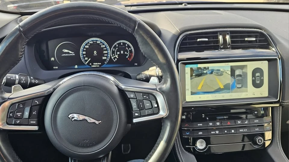 2018 Jaguar F-Pace - Image 16 of 17