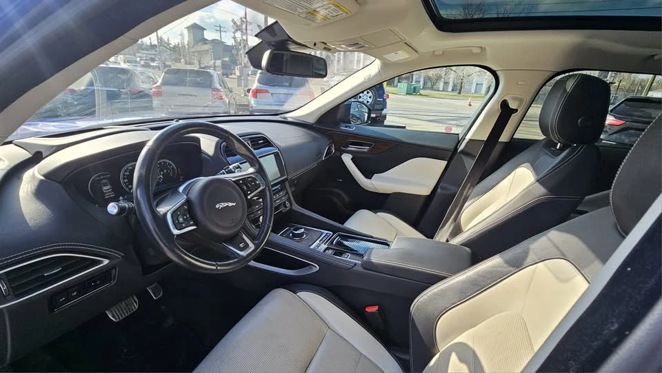 2018 Jaguar F-Pace - Image 11 of 17
