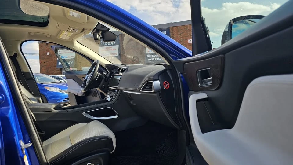 2018 Jaguar F-Pace - Image 13 of 17