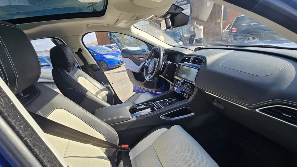 2018 Jaguar F-Pace - Image 15 of 18