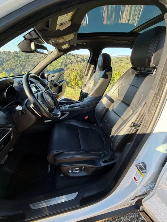 2018 Jaguar F-Pace - Image 15 of 20