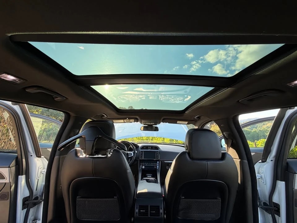 2018 Jaguar F-Pace - Image 14 of 20