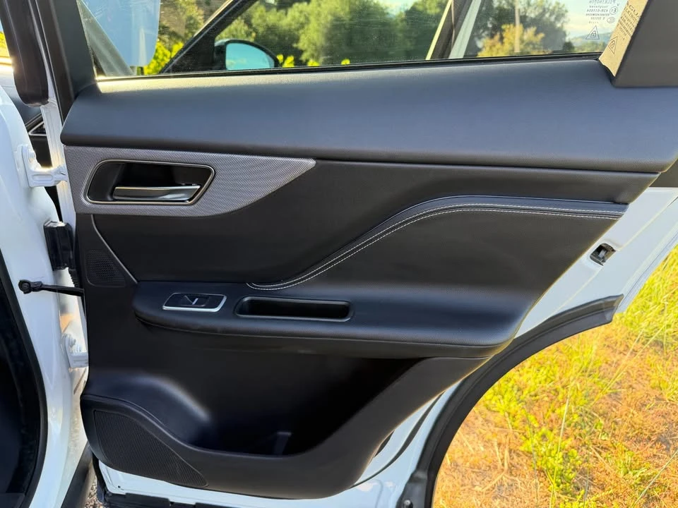 2018 Jaguar F-Pace - Image 11 of 20