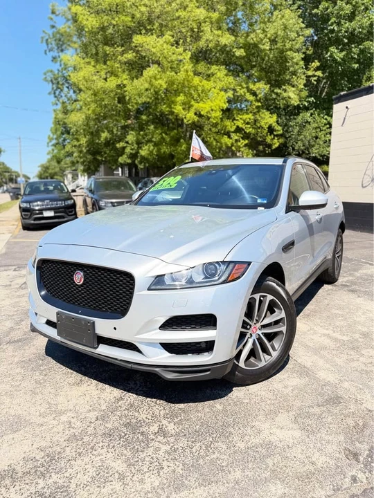 2018 Jaguar F-Pace - Image 2 of 8