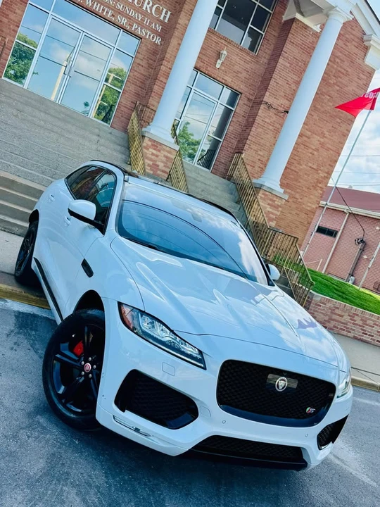 2018 Jaguar F-Pace - Image 8 of 20