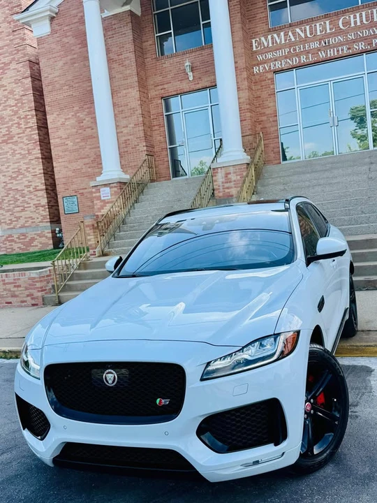 2018 Jaguar F-Pace - Image 9 of 20
