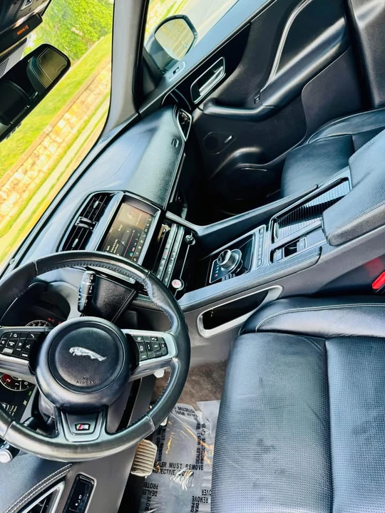 2018 Jaguar F-Pace - Image 12 of 19