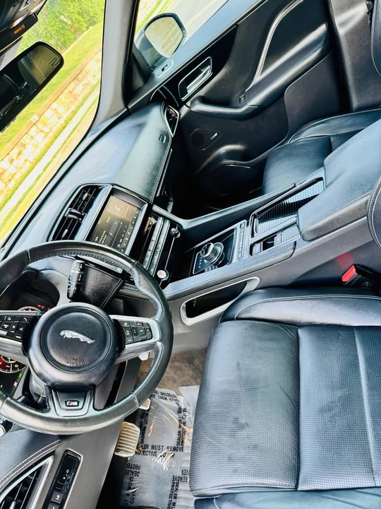 2018 Jaguar F-Pace - Image 11 of 20