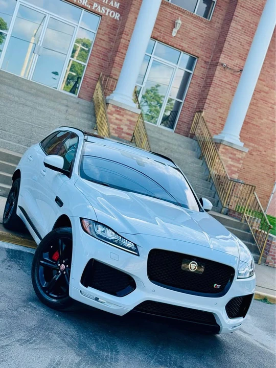 2018 Jaguar F-Pace - Image 2 of 20